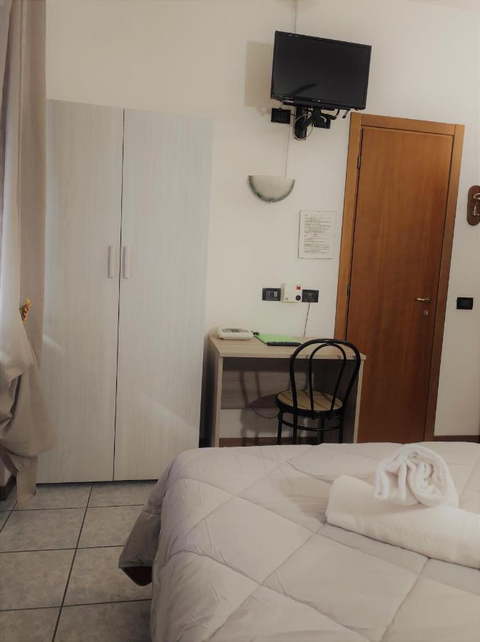 Hotel Marinoni Lomazzo Exterior photo
