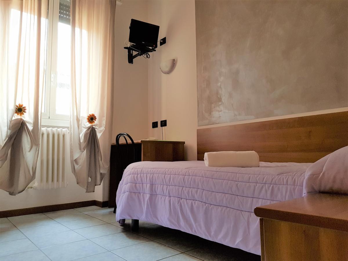 Hotel Marinoni Lomazzo Exterior photo