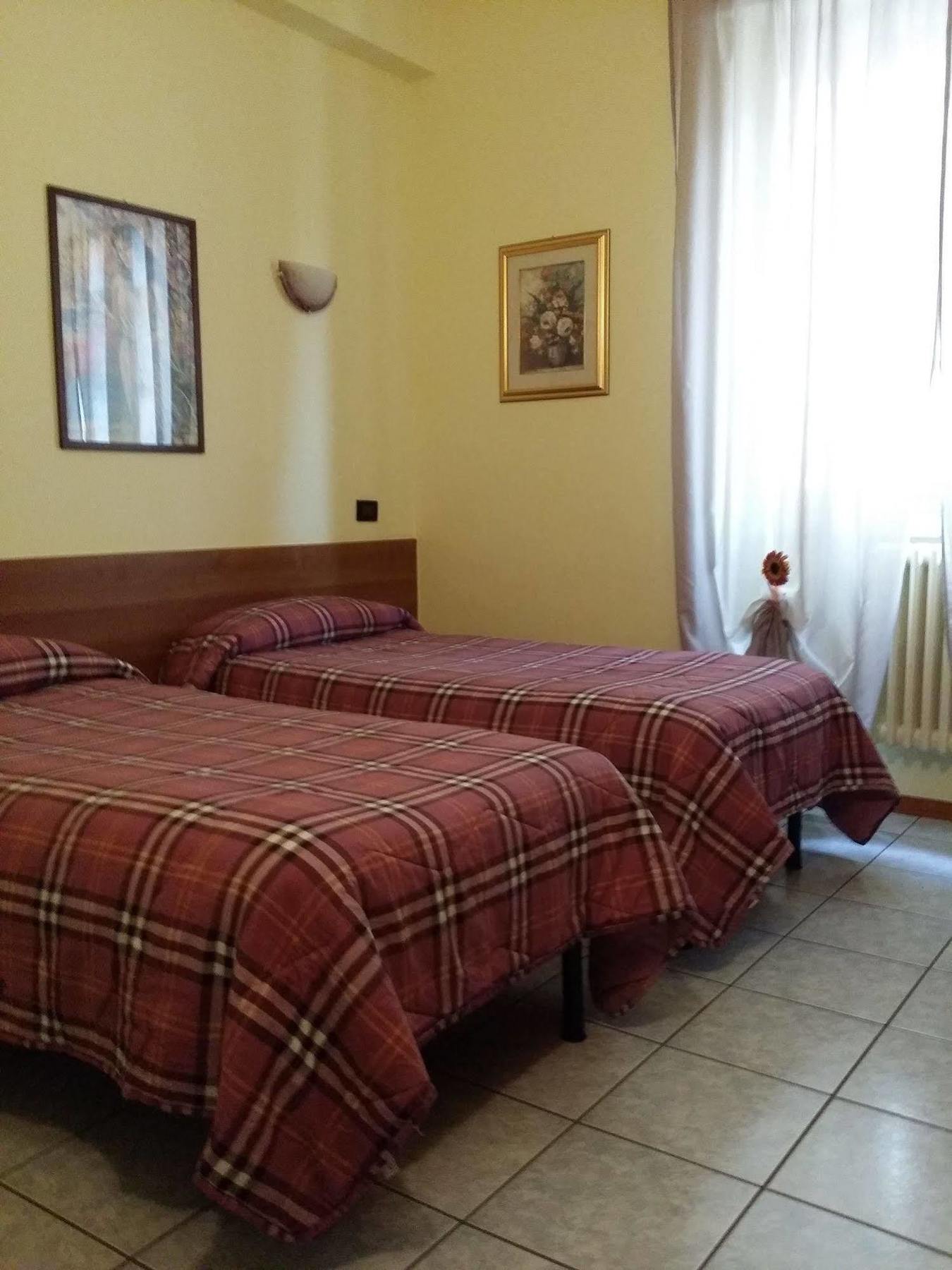 Hotel Marinoni Lomazzo Exterior photo