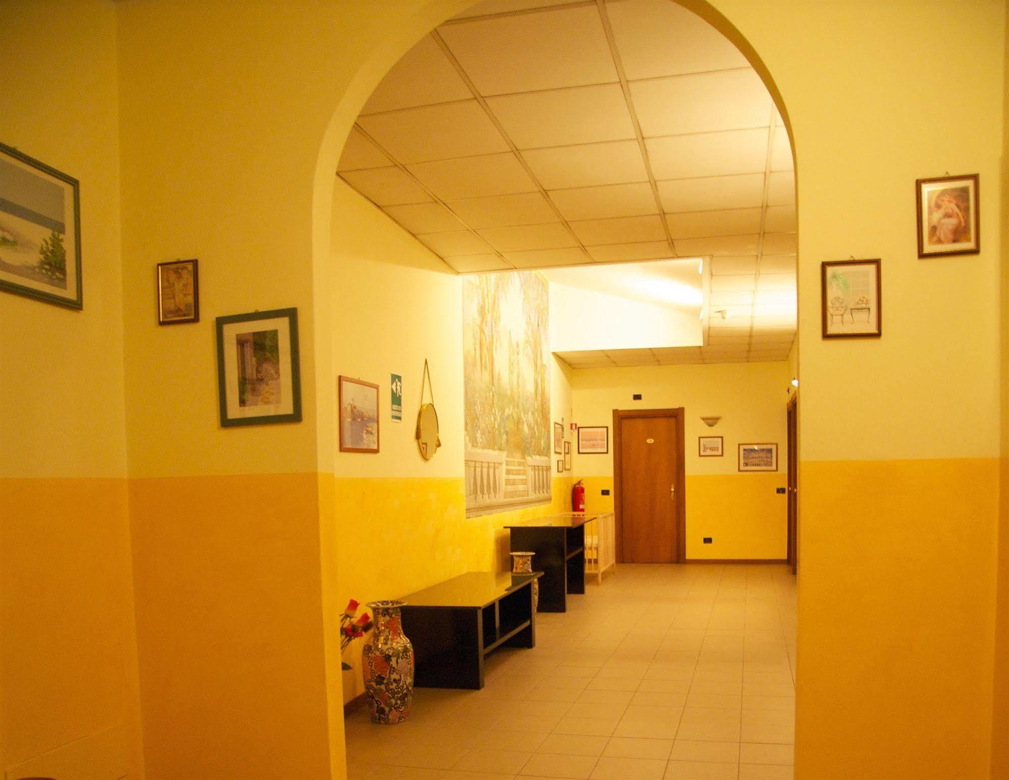 Hotel Marinoni Lomazzo Exterior photo